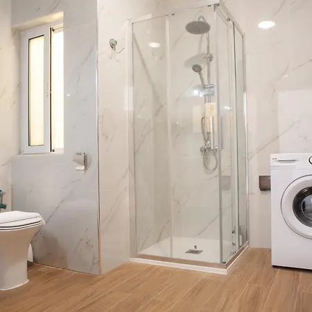 Apartment Modern 3-bedroom With Balcony & Ac, Gozo