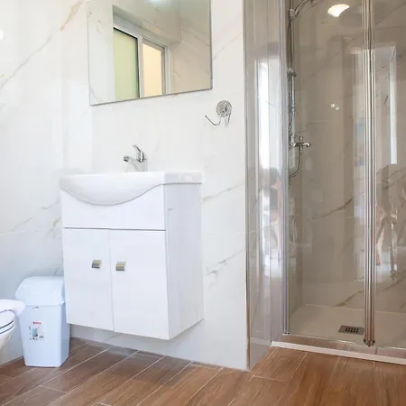 Modern 3-bedroom With Balcony & Ac, Gozo * Xewkija