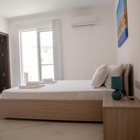 Modern 3-bedroom With Balcony & Ac, Gozo
