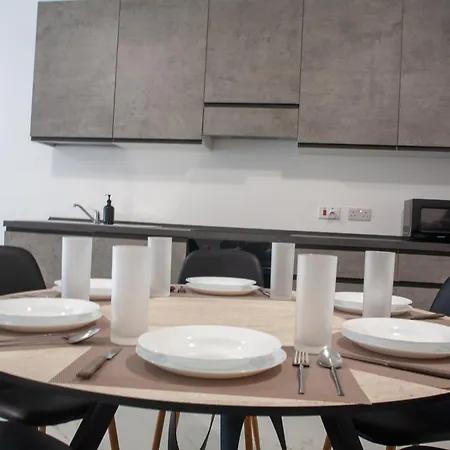 Modern 3-bedroom With Balcony & Ac, Gozo *
