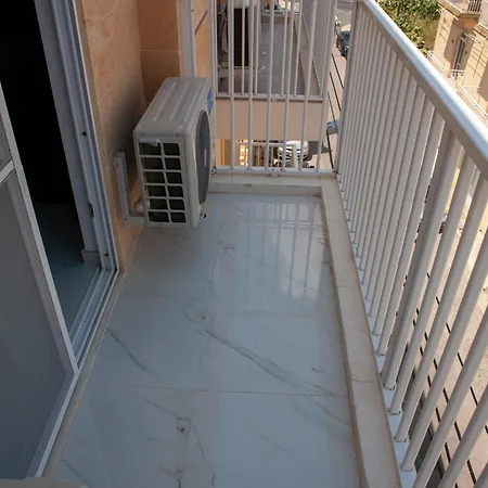 Modern 3-bedroom With Balcony & Ac, Gozo *